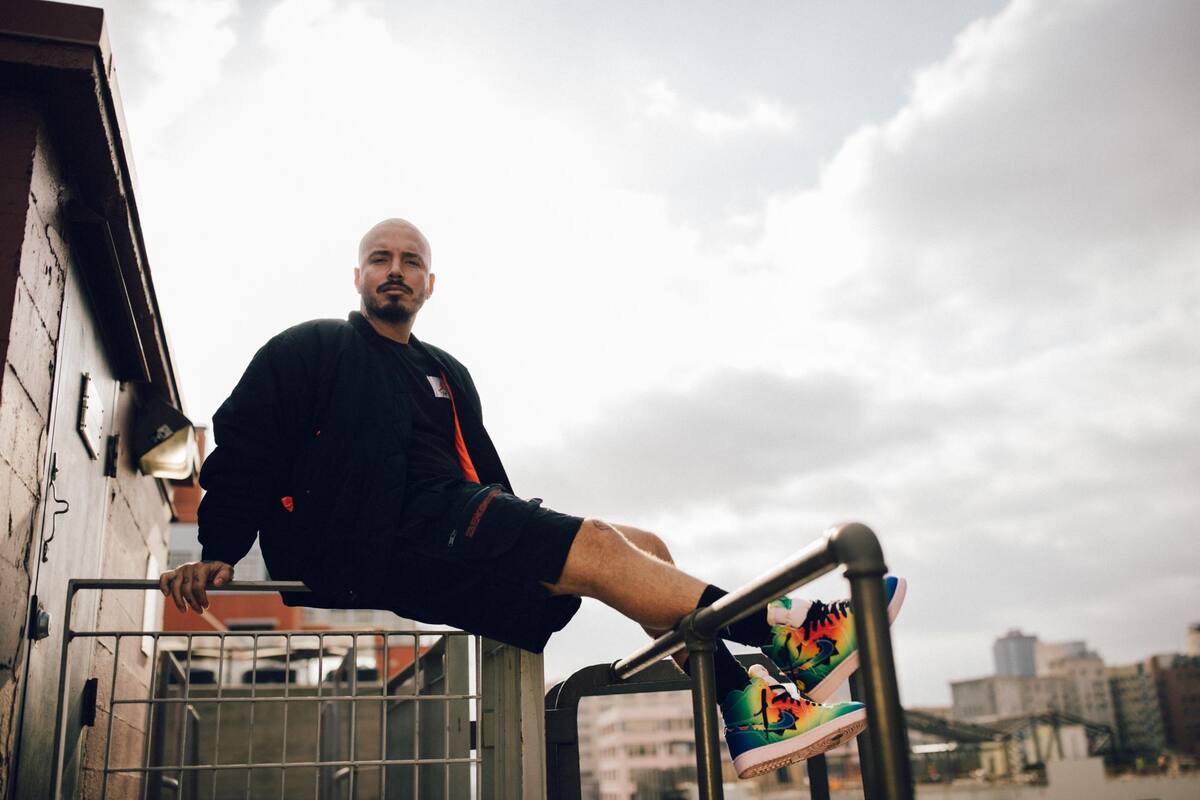 “Madre, discúlpame, la vida seguirá siendo mejor cada día”, dijo J Balvin. (Colprensa-Externos). Externos / Externos