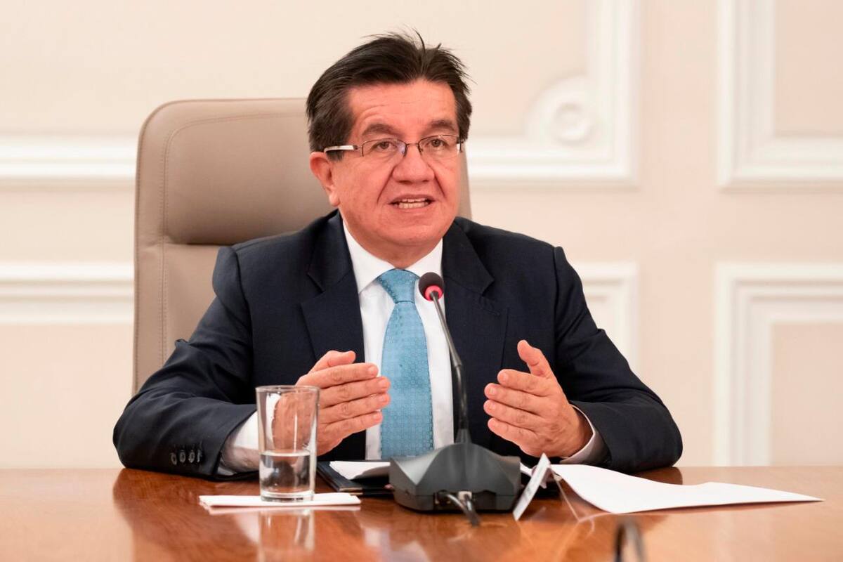 Ministro de Salud, Fernando Ruiz, durante el programa Prevención y Acción. (Colprensa).