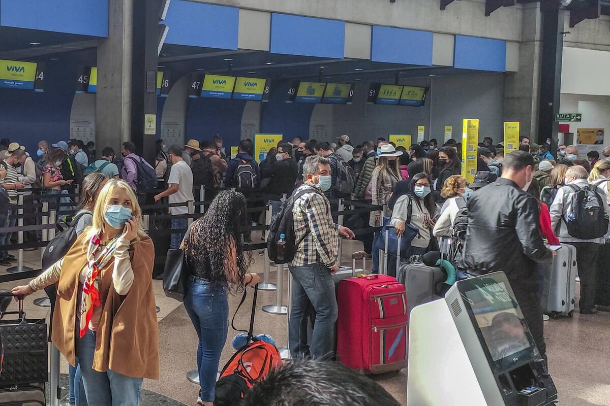 De enero a octubre de 2022, cerca de 27,3 millones de pasajeros se movilizaron en vuelos nacionales, lo que significó un crecimiento del 23%, frente a los transportados durante los mismos meses de 2019. Colprensa / VANGUARDIA