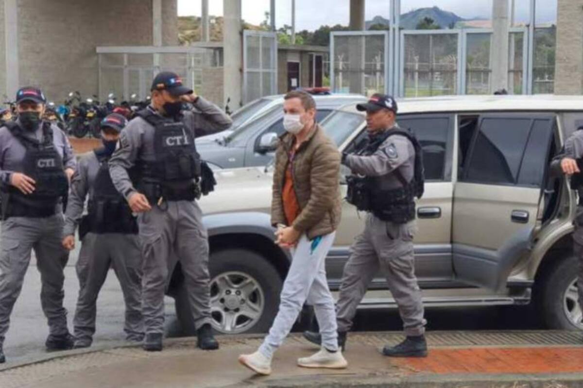 Jhonier Leal trasladado desde el búnker de la Fiscalía a la cárcel La Picota de Bogotá. Foto: COLPRENSA