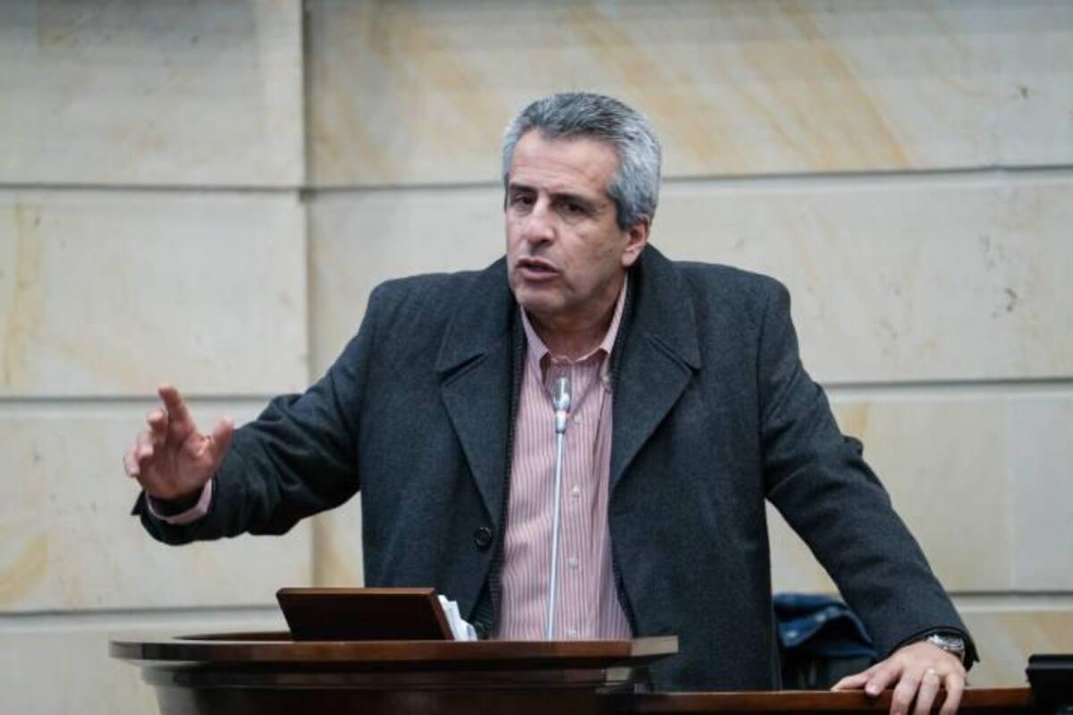El duro cuestionamiento del Ministro Velasco tras el archivo del proyecto que buscaba legalizar el cannabis de uso adulto Colprensa / VANGUARDIA