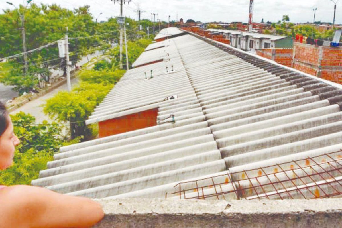 La prohibición de producción y uso del asbesto empezará a regir a partir del 1 de enero de 2021 La República/VANGUARDIA