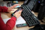 ¿Se puede contar ciencia en pocos minutos? Así trabajan quienes lo intentan