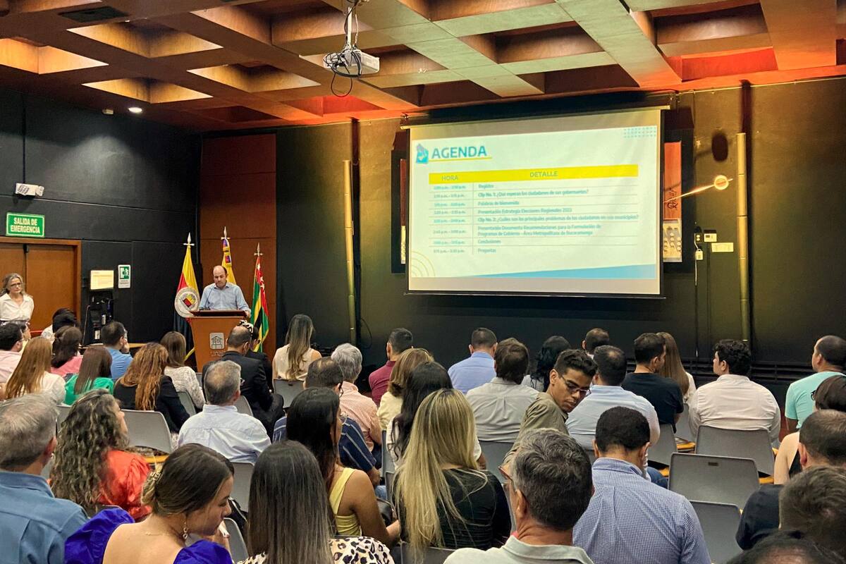 En el auditorio de Ingenierías de la Universidad Autónoma de Bucaramanga, Unab, se presentó la iniciativa titulada: ‘Construyamos juntos el futuro: Elecciones 2023”. El rector de ese centro de educación superior, Juan Camilo Montoya Bozzi, hizo la presentación de dicha estrategia. (Foto suministrada / VANGUARDIA)