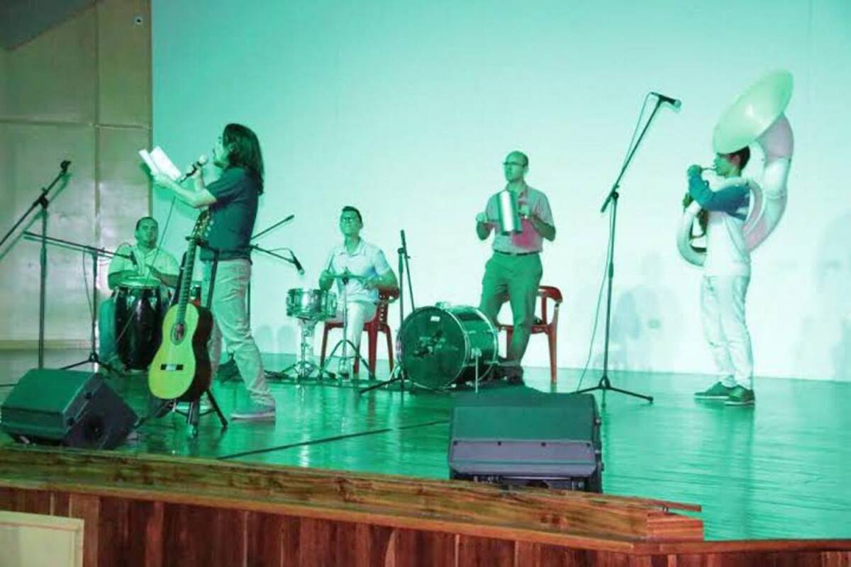 El compositor, cantante y guitarrista piedecuestano Edson Velandia lanzó, en un concierto, su reciente obra “Cancionero Rasqa”. (Foto: Suministrada/ VANGUARDIA LIBERAL )