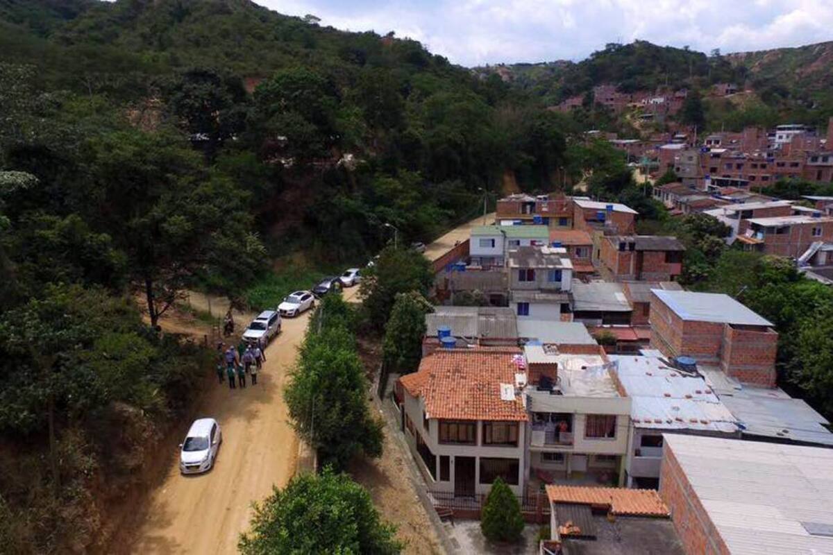 Los habitantes del barrio Brisas Campestre esperan el pavimento para sus vías. (Foto: Suministrada / VANGUARDIA LIBERAL)