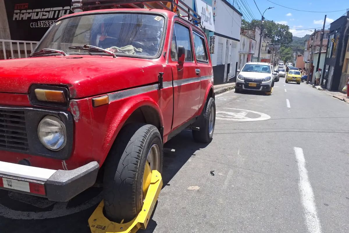 Las autoridades intervienen aquellas zonas con señales de prohibido parquear y que están debidamente señalizadas. (Fotos: suministradas / VANGUARDIA)