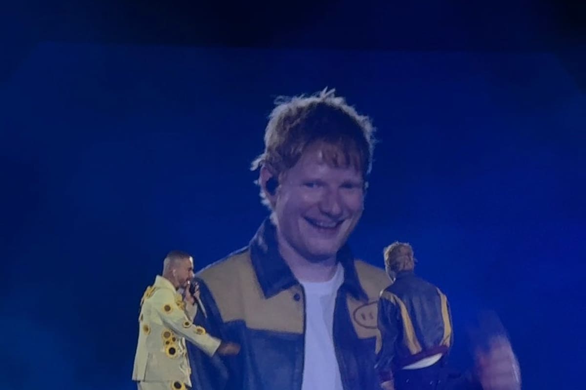 Ed Sheeran apareció por sorpresa en el concierto más largo de J Balvin.