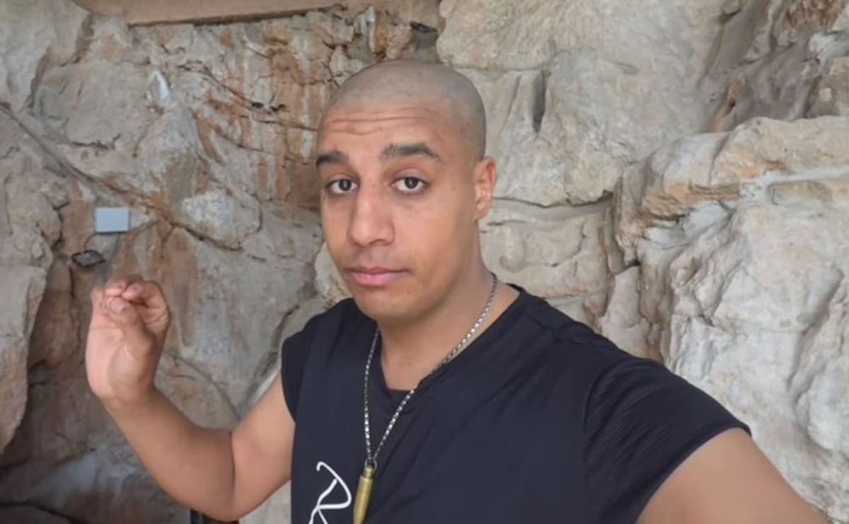 Un tribunal en Marruecos condenó a ocho meses de cárcel y al pago de una multa a un creador de contenido de 30 años, tras publicar un video donde cocinaba y consumía los restos de un perro.