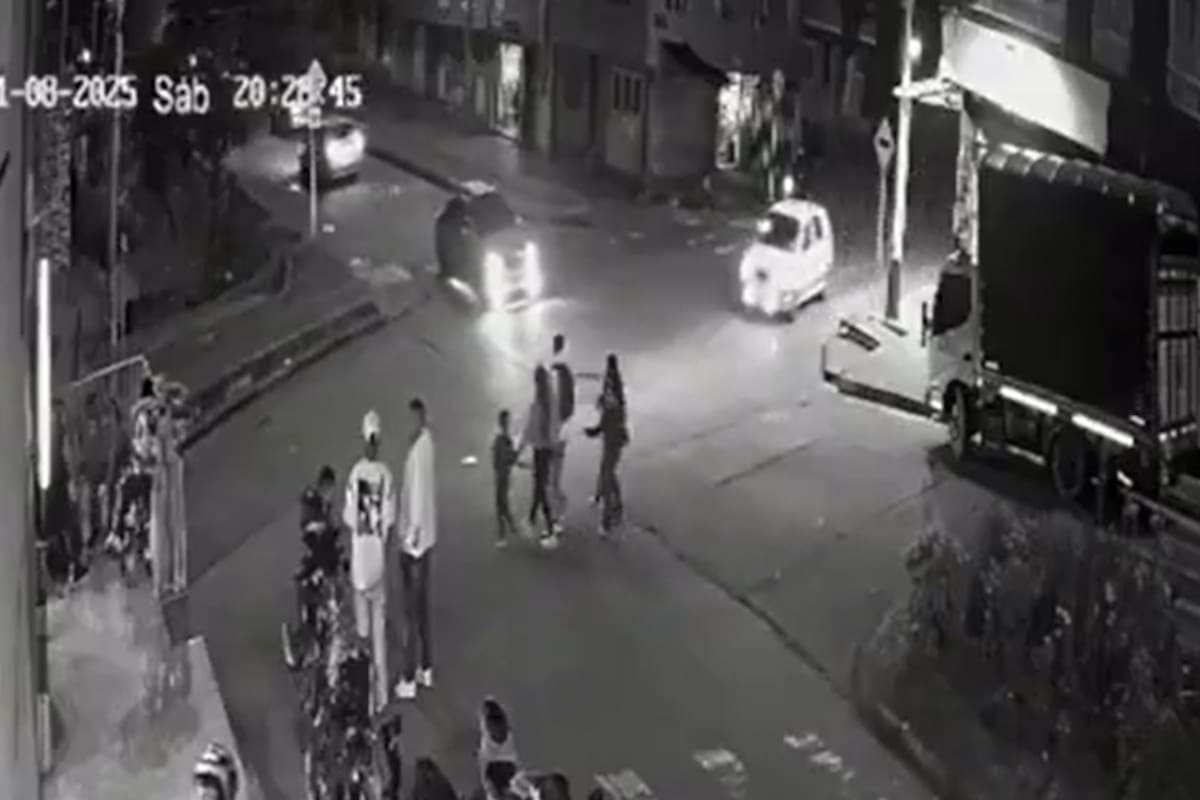 Once personas, incluidos cuatro menores, resultaron heridas luego de que un taxi arrollara a peatones en San Cristóbal. El conductor fue capturado tras confirmarse que conducía ebrio. / Captura de pantalla