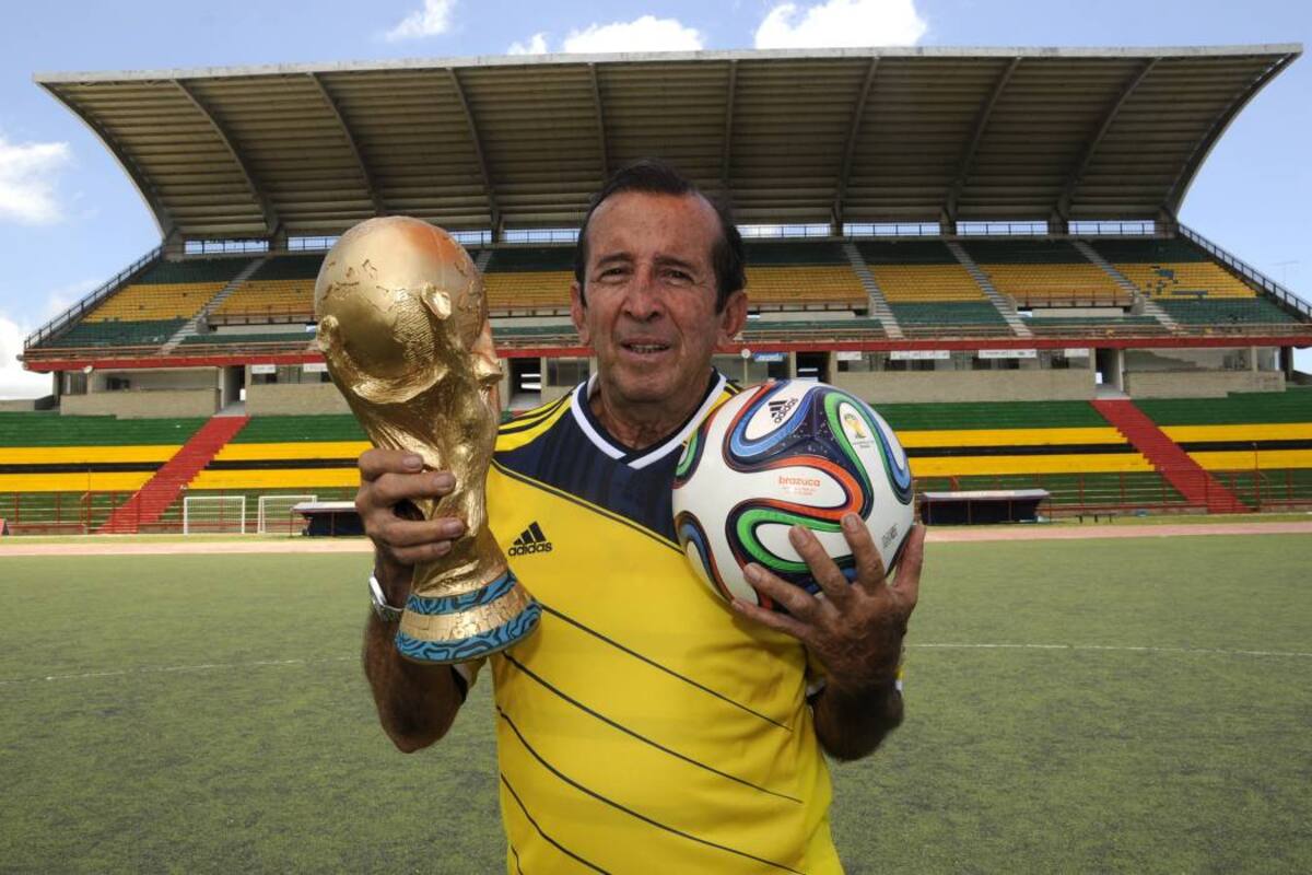 Con 75 años, Hermán ‘El Cuca’ Aceros es uno de los pocos sobrevivientes de una de las mayores hazañas del fútbol colombiano, el empate 4-4 ante la Unión Soviética. (Foto: Hernando Galeano / VANGUARDIA LIBERAL)