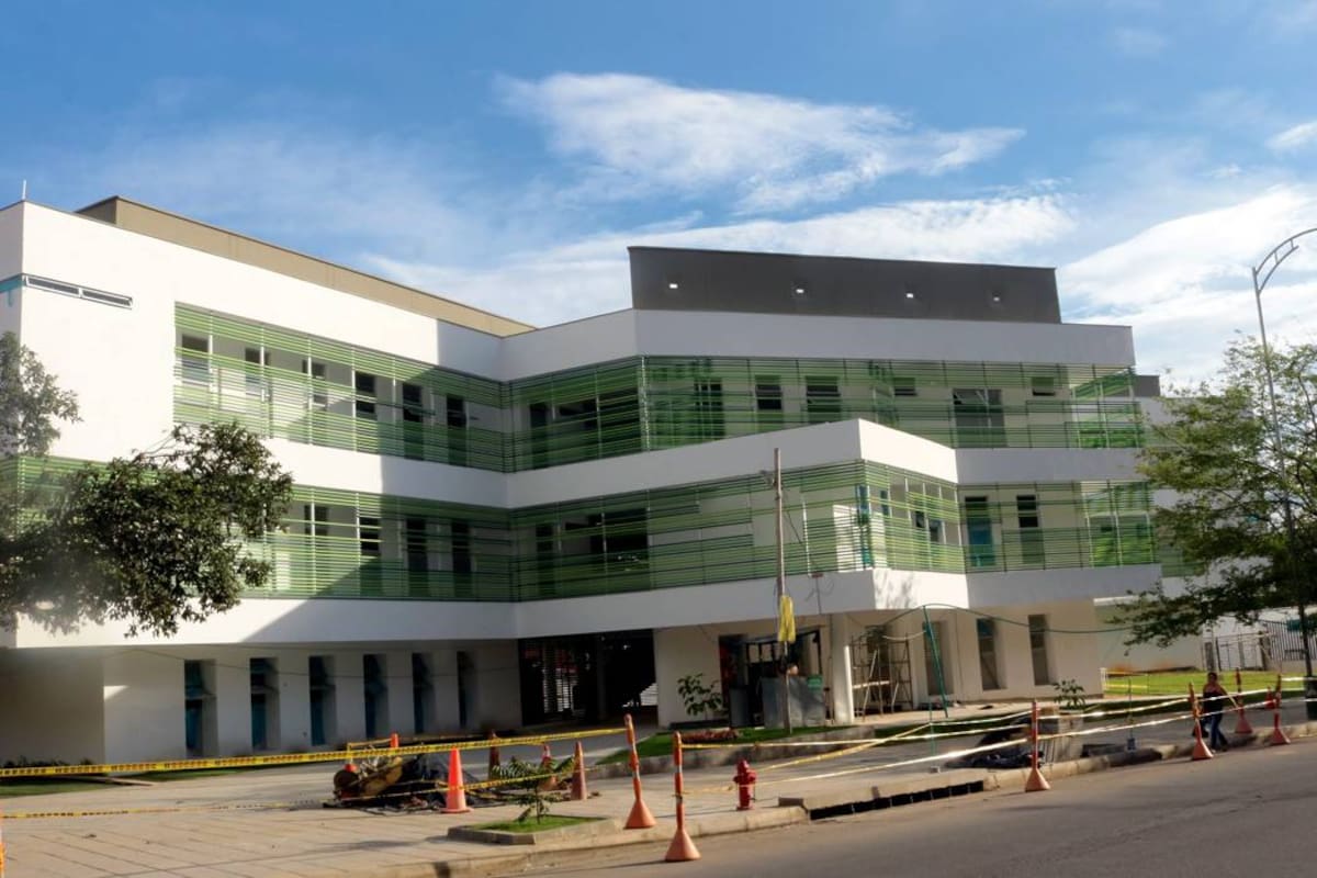 La nueva Estación Sur de la Mebuc se ubicará al frente del Conjunto Residencial Marsella Real. Se espera que las obras concluyan en dos semanas, para luego iniciar su dotación. (Foto: Elver Rodríguez/VANGUARDIA LIBERAL)