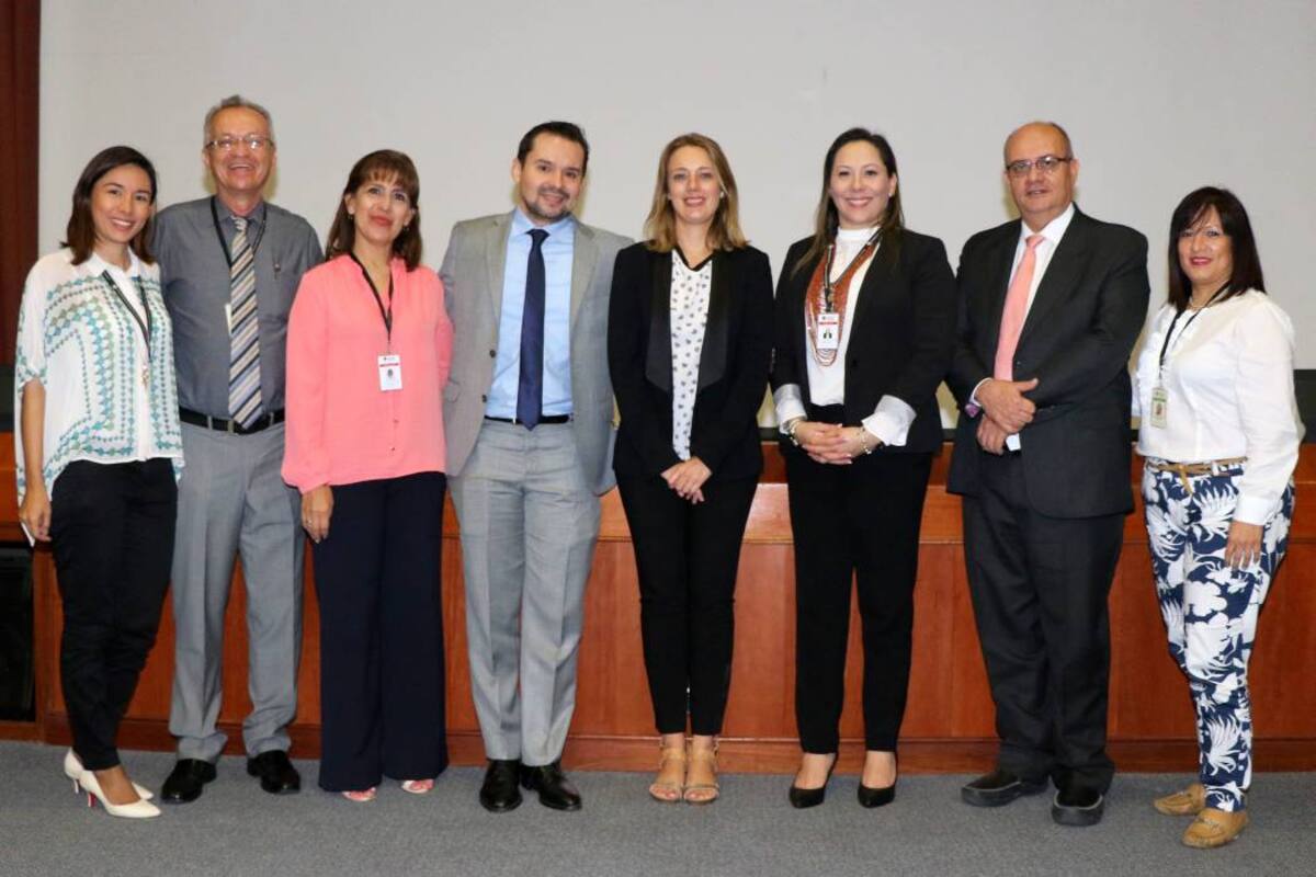 Mónica Jacibe Forero Camacho, Pedro María Osma Gómez, Gladys Mireya Valero Córdoba, Hugo Armando Rodríguez Vera, Demelsa Benito Sánchez, Victoria Helena Pérez Goelkel, Carlos Augusto Mora González y Eliana Celis García. (Foto: Suministrada / VANGUARDIA LIBERAL )