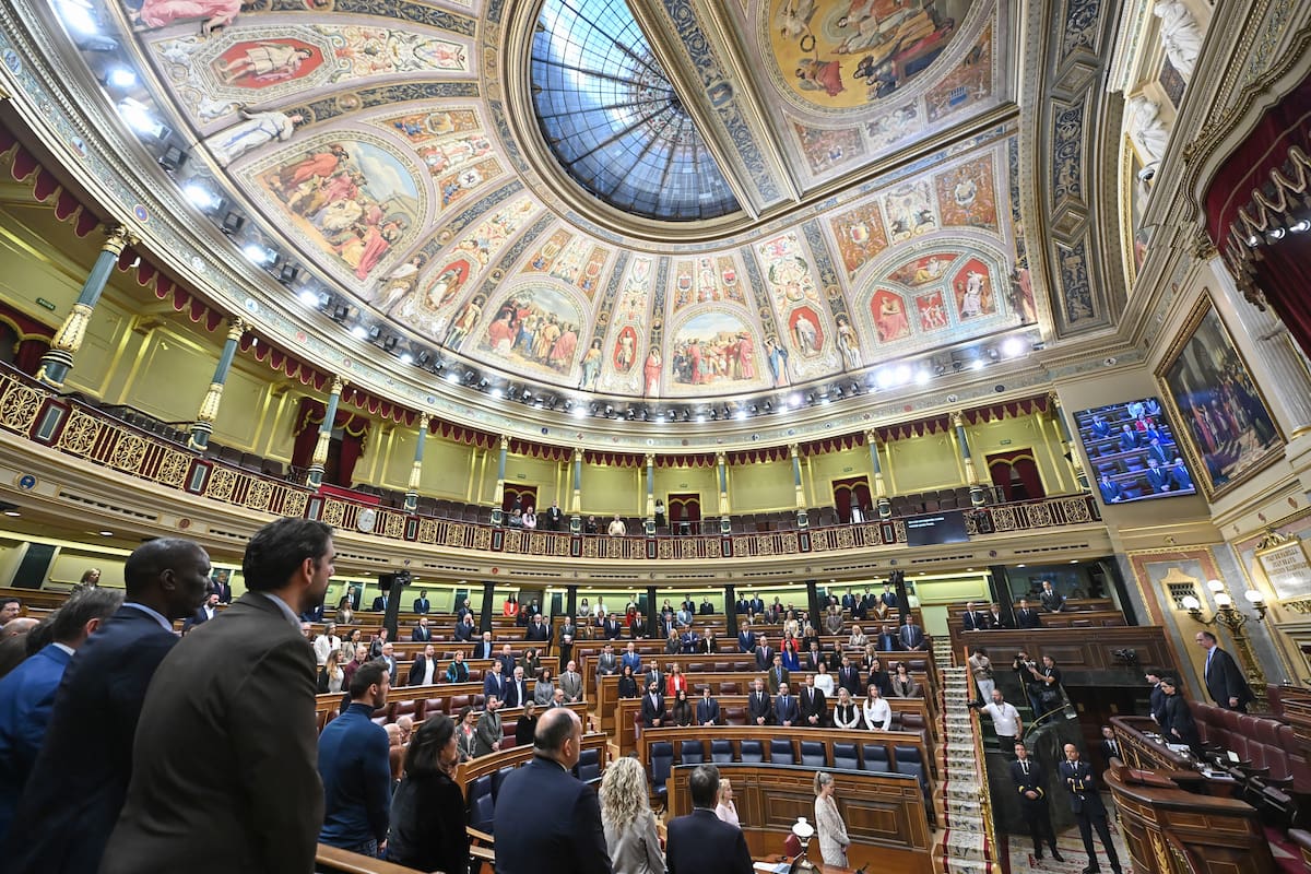 El viaje también estará marcado por el clima social y político español y, en este sentido, todas las miradas estarán puestas en su discurso ante el Parlamento español. EFE/Fernando Villar