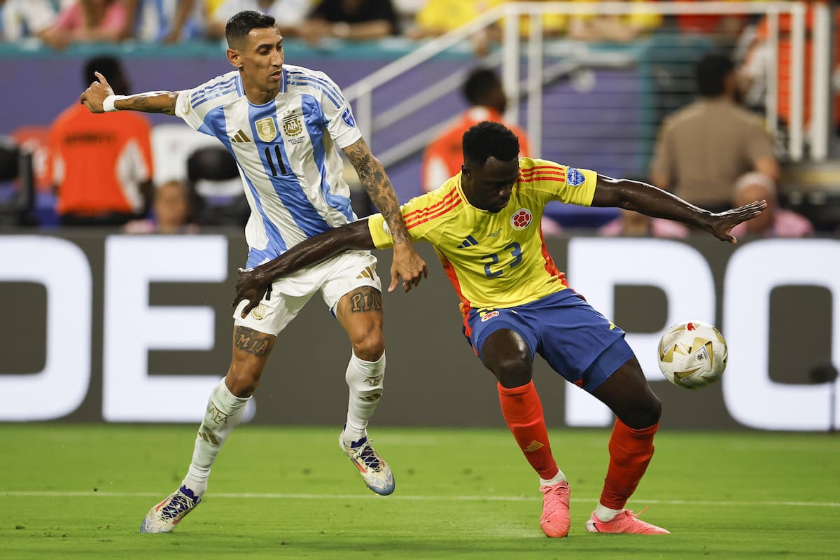 Davinson Sánchez, en la final de la Copa América ante Argentina. //EFE