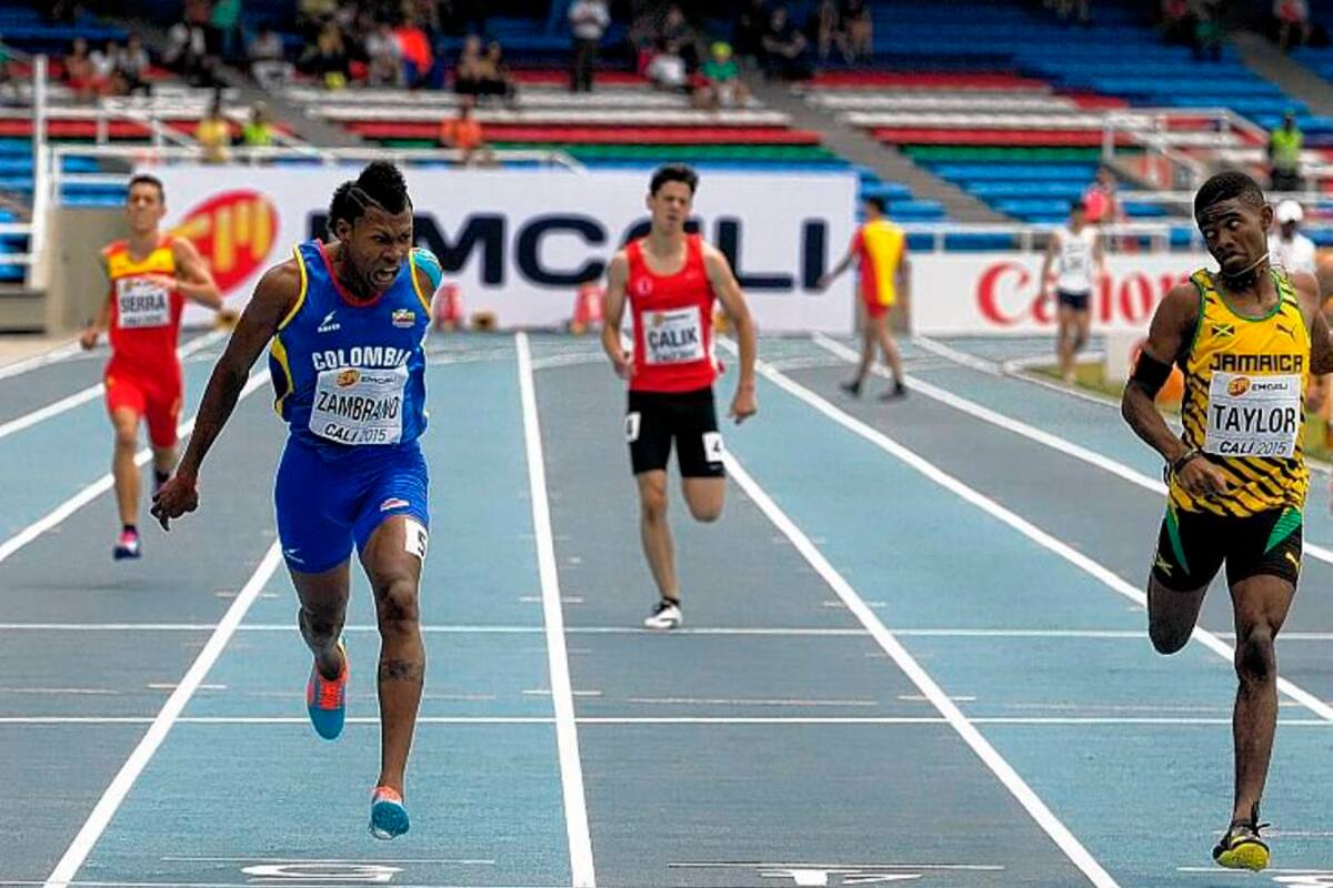 El atlanticense Anthony Zambrano ganó su serie clasificatoria en los 400 metros, con nuevo récord nacional (46’’:27), superando el guarismo anterior de Bernardo Valoyes por 59 centésimas. El atleta fue el más destacado de los colombianos en el comienzo del Mundial de Cali y hoy buscará la final. (Foto: Colprensa / VANGUARDIA LIBERAL)