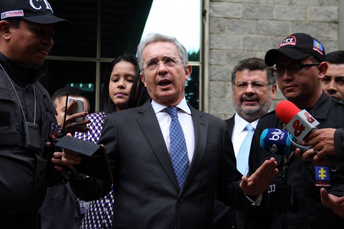 La visita del exmandatario Álvaro Uribe se realizó este viernes en la mañana en la ciudad de Pereira. (Foto: Colprensa / VANGUARDIA LIBERAL)