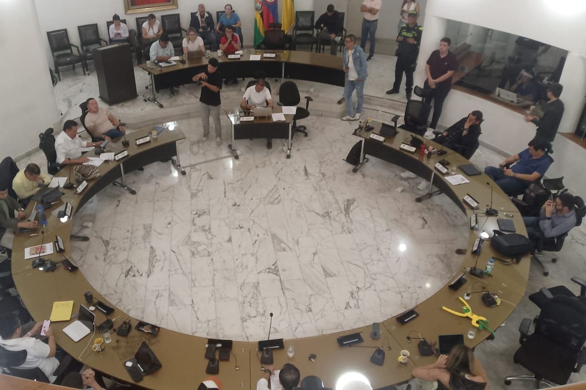 Habitantes de la vereda del Pedregal fueron a la rendición de cuentas de la Secretaría de Planeación a pedir los permisos para que el Acueducto de Bucaramanga pueda adelantar las obras para ampliar el suministro de agua.