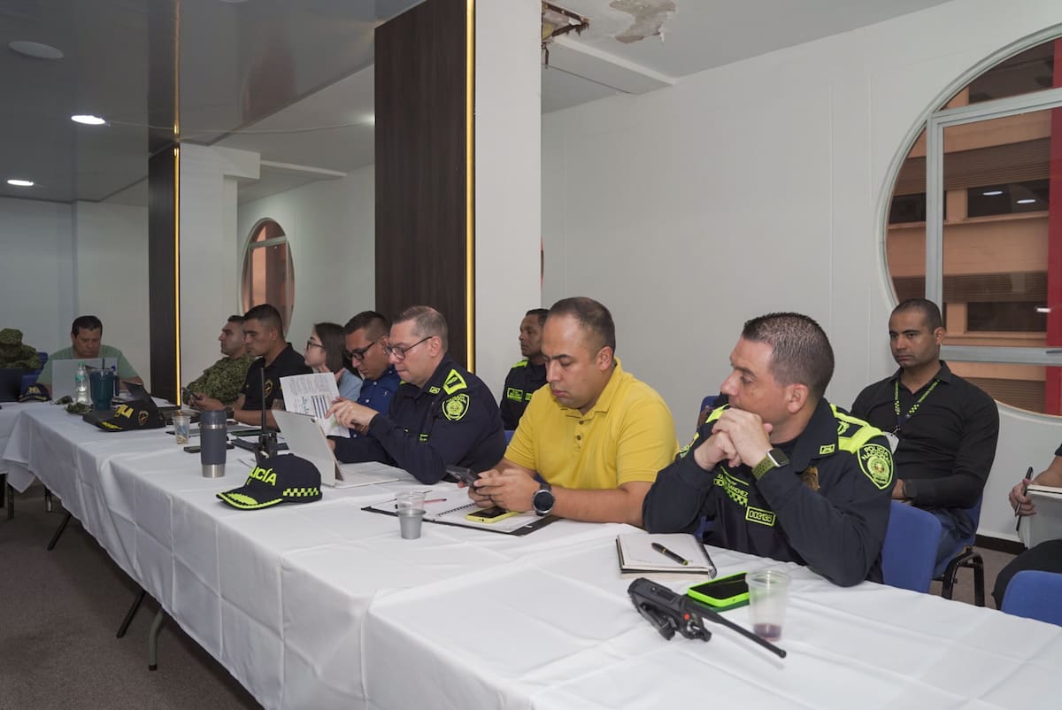 La reunión de seguridad permitió revisar las situaciones reportadas por comunidades de Barrancabermeja y definir acciones para fortalecer la presencia institucional en el territorio.
Suministrada/Vanguardia