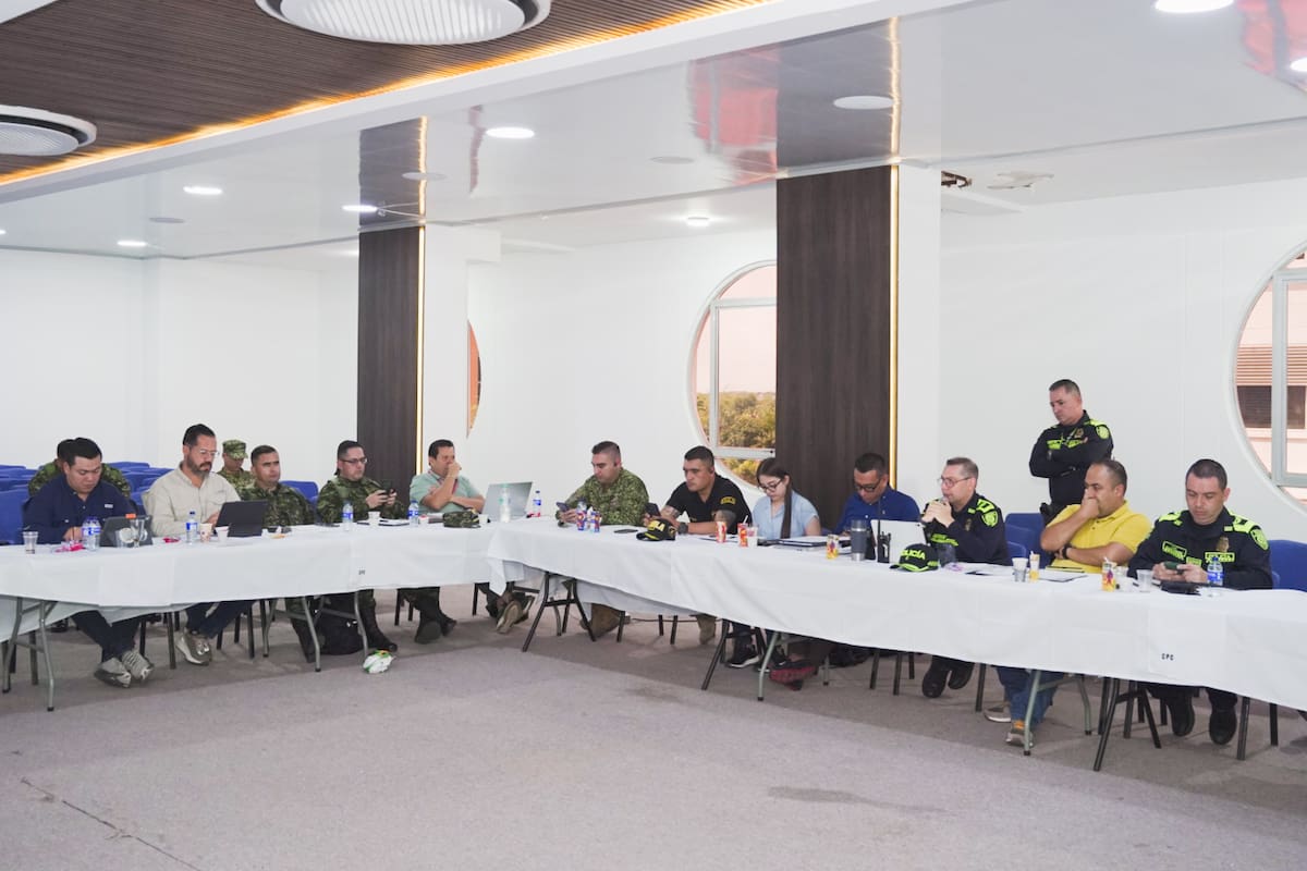 La reunión de seguridad permitió revisar las situaciones reportadas por comunidades de Barrancabermeja y definir acciones para fortalecer la presencia institucional en el territorio.
Suministrada/Vanguardia