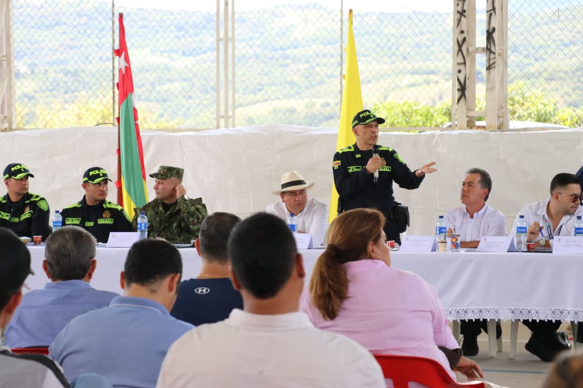 Las autoridades policiales y comunidades acordaron un trabajo articulado.