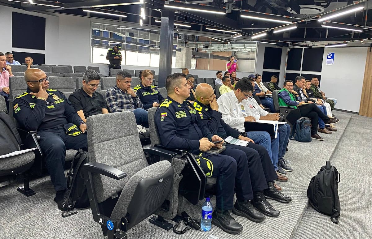 En San Gil las autoridades departamentales lideraron el consejo de seguridad.