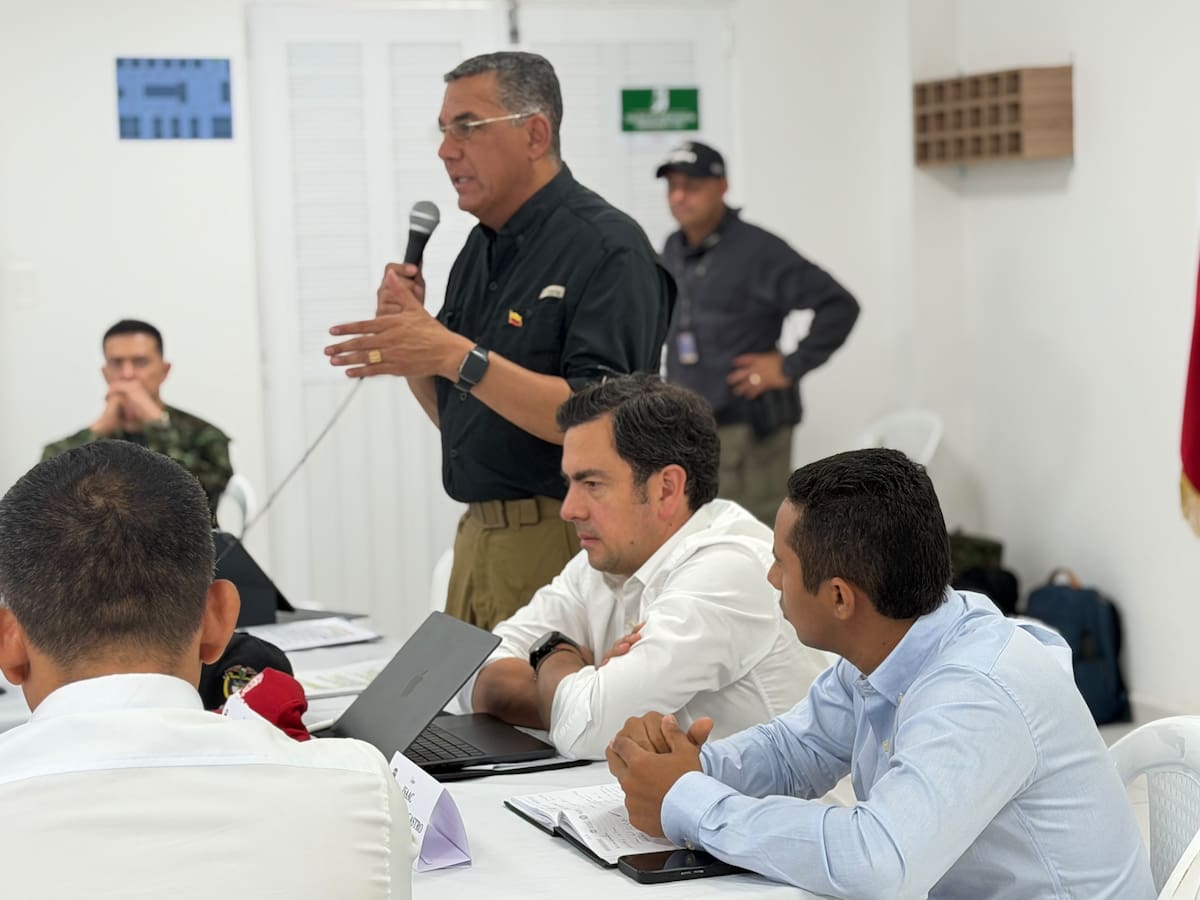 Autoridades nacionales, departamentales, alcaldes y altos mandos de la Fuerza Pública participaron en el Consejo de Seguridad realizado en Santa Rosa del Sur.
Suministrada/Vanguardia