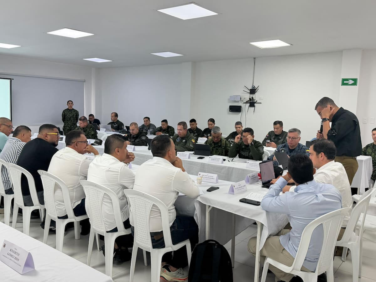 Autoridades nacionales, departamentales, alcaldes y altos mandos de la Fuerza Pública participaron en el Consejo de Seguridad realizado en Santa Rosa del Sur.
Suministrada/Vanguardia