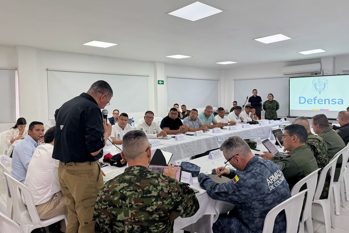 Autoridades nacionales, departamentales, alcaldes y altos mandos de la Fuerza Pública participaron en el Consejo de Seguridad realizado en Santa Rosa del Sur.
Suministrada/Vanguardia
