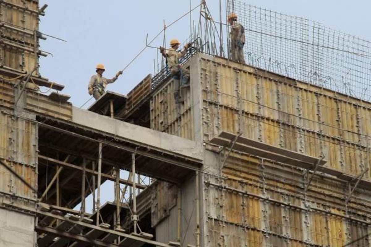 Construcción puede verse afectada con el alza del salario mínimo en Colombia.