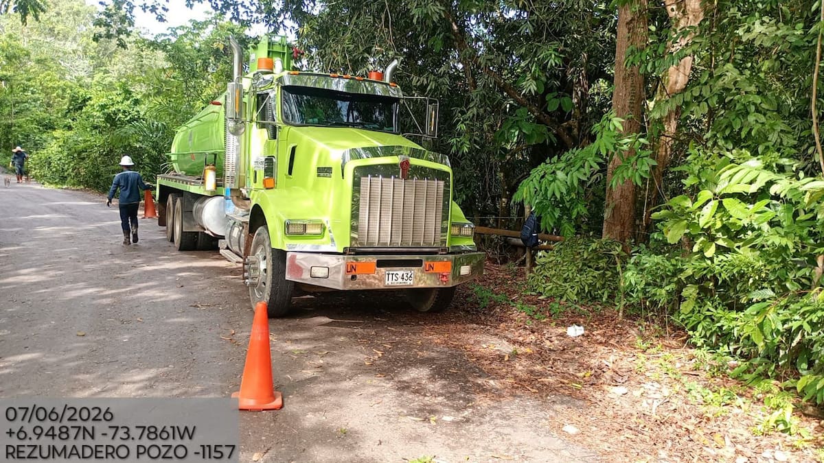 Durante el fin de semana habitantes de la vereda Varasanta del corregimiento El Centro de Barrancabermeja, reportaron la presencia de hidrocarburos en un afluente de la zona.
Suninstrada/Vanguardia