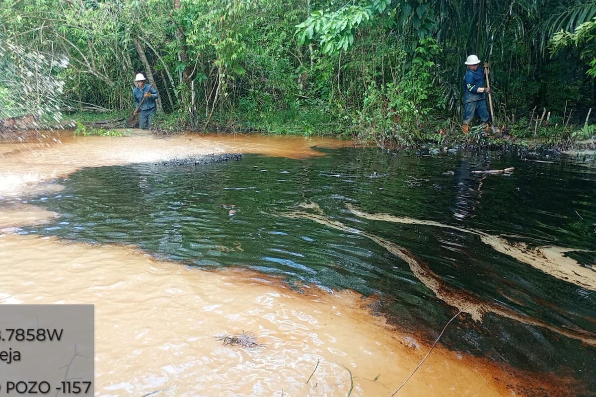 Presunto afloramiento de hidrocarburos en Barrancabermeja (Suministrada / Vanguardia)