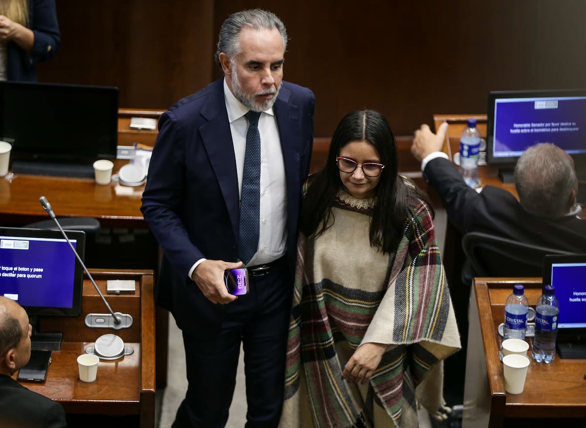 Bogotá. Junio 12 de 2025. En la plenaria del senado de la República, se retoma el debate a la reforma laboral. En la foto: Armando Benedetti, ministro de Interior y Angie Lizeth Rodríguez, Directora del DAPRE. (Colprensa - Catalina Olaya )