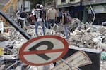 Sube a 329 la cifra de muertos y 4.600 heridos por el terremoto en Colombia