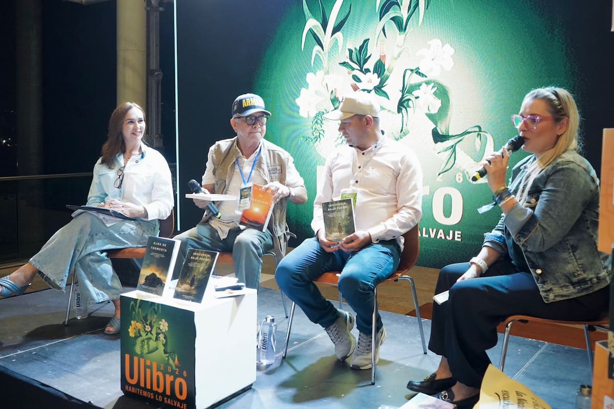 En el marco de la 24.ª Feria del Libro de Bucaramanga, Santander abrió un espacio para escuchar a los hombres que dedicaron parte de su vida al servicio del país, a través del Gran Conversatorio "Memoria Histórica de Héroes Veteranos de la Fuerza Pública".