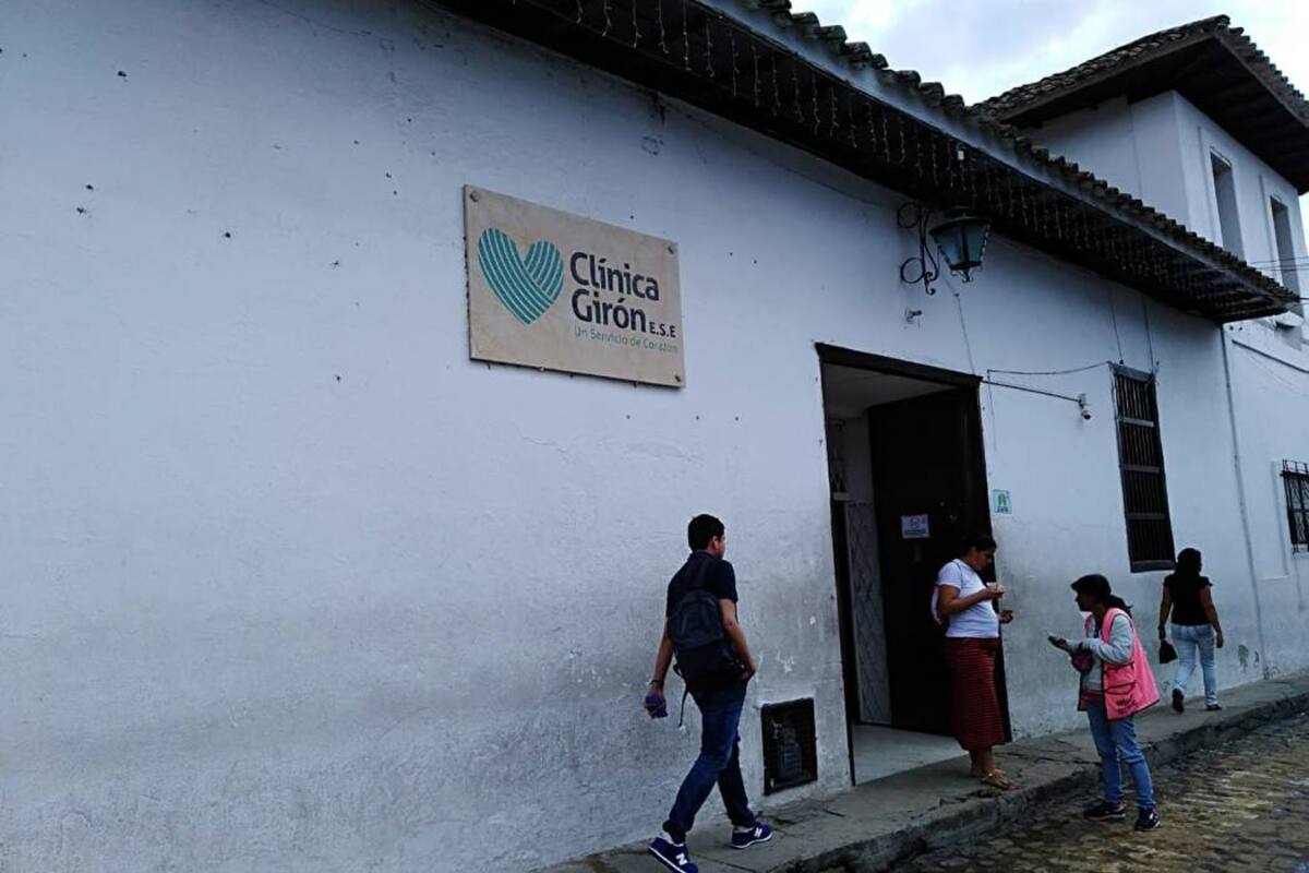 La Clínica de Girón hace la convocatoria para la renovación de los integrantes de la Asociación de Usuarios. (Foto: Brayner R. García Ardila / VANGUARDIA LIBERAL)