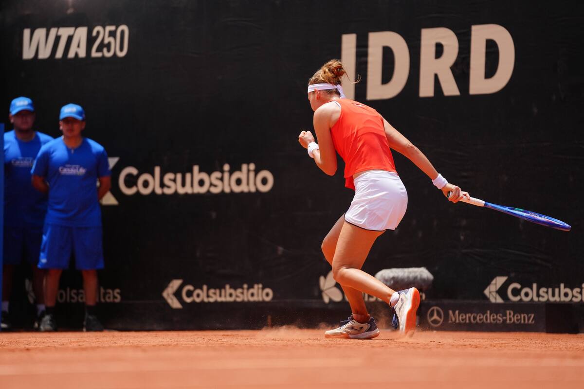 Copa Colsanitas 2026: hora y dónde ver la final entre Marie Bouzková vs Panna Udvardy. Foto: @CopaColsanitas_