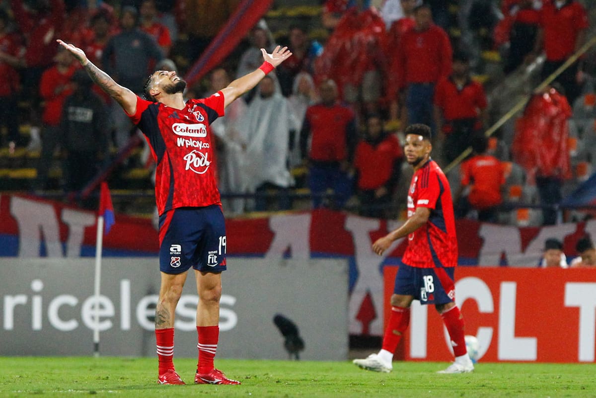 AMDEP1373. MEDELLIN (COLOMBIA), 24/02/2026.- Francisco Fydriszewski de Medellín reacciona este martes, en el partido de vuelta de la segunda fase de clasificación de la Copa Libertadores entre Independiente Medellín y Liverpool FC en el estadio Atanasio Girardot en Medellín (Colombia). EFE/ Str