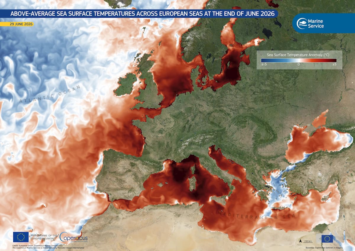 Imagen facilitada por el Servicio Marino de Copernicus, que alertó este martes de que tras la ola de calor marina de finales de mayo de 2026, las intensas temperaturas que afectaron a Europa occidental y central durante la tercera decena de junio provocaron un mayor calentamiento de los mares circundantes. Esta visualización de datos muestra las anomalías de la temperatura de la superficie del mar registradas el 29 de junio de 2026. Los tonos rojos y rojo oscuro indican las zonas donde se registraron temperaturas de la superficie del mar superiores a la media a largo plazo. Las anomalías más acusadas alcanzaron aproximadamente los 6 °C en el Mediterráneo occidental especialmente en el golfo de León, frente a la costa del sur de Francia y en los mares de Liguria y Tirreno, a lo largo de la costa occidental de Italia. Asimismo, las anomalías de la temperatura de la superficie del mar aumentaron notablemente en el sur del mar del Norte y en el mar Báltico con respecto a finales de mayo.