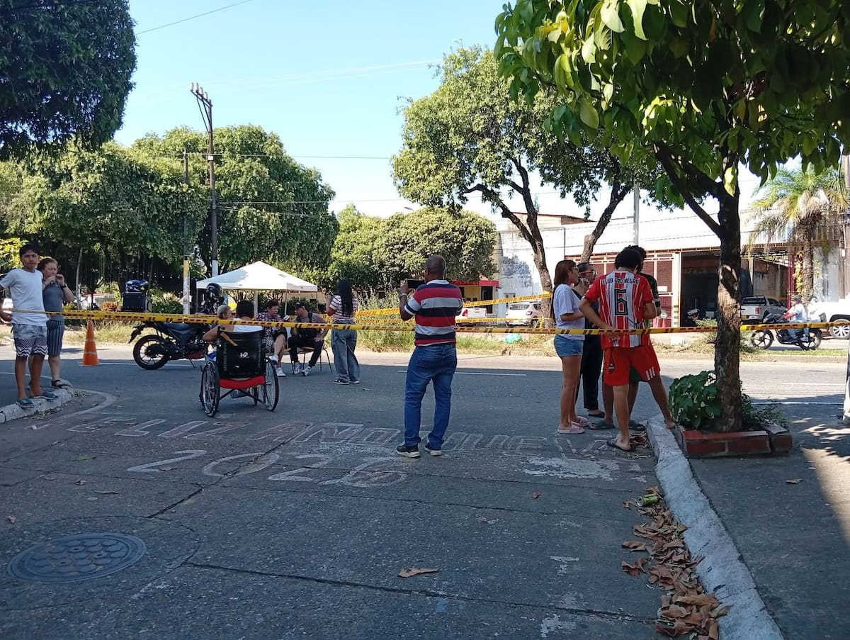 En medio de las altas temperaturas que se registran en Barrancabermeja, comunidades han reportado constantes fallas en el servicio de energía eléctrica.