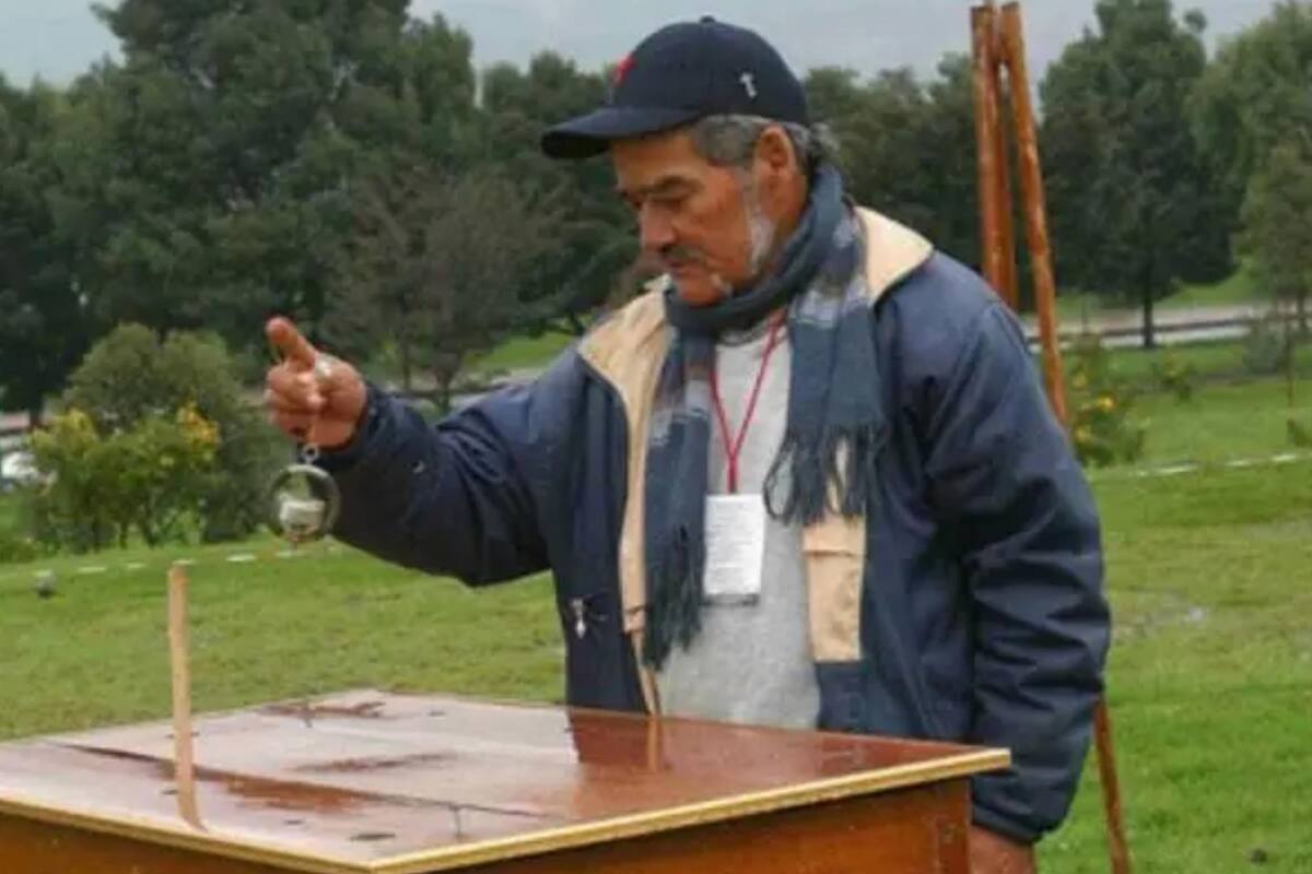 Murió arrollado 'chamán' que contrató el expresidente Santos para alejar la lluvia en su posesión, en Ibagué, Tolima, Colombia. Foto de El Nuevo Día.