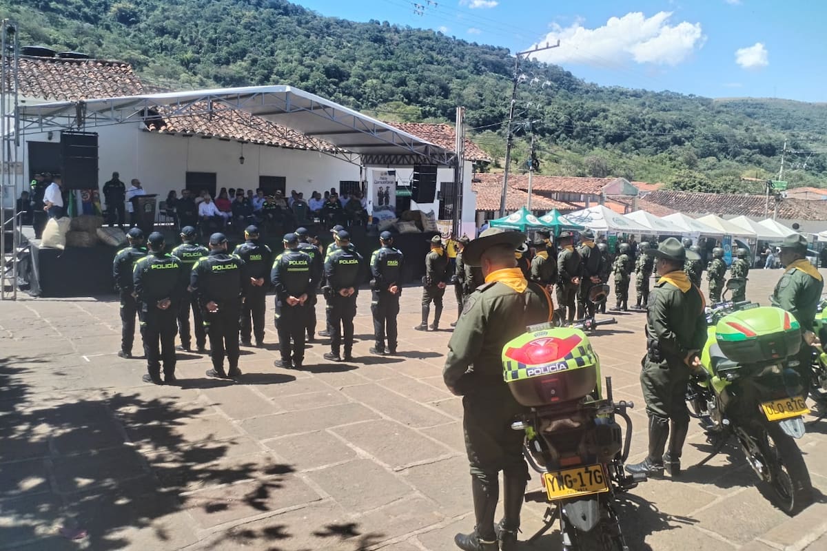Policía Nacional, Ejército, Migración Colombia y autoridades municipales, se comprometieron a trabajar de forma articulada para garantizar la seguridad de las fincas cafeteras.