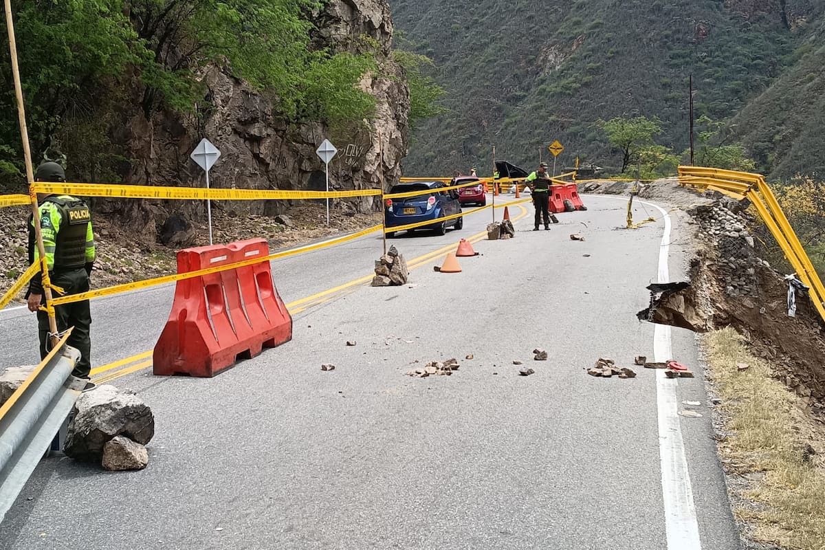 Crece la preocupación por socavación en la vía Bucaramanga - San Gil | Foto Suministrada