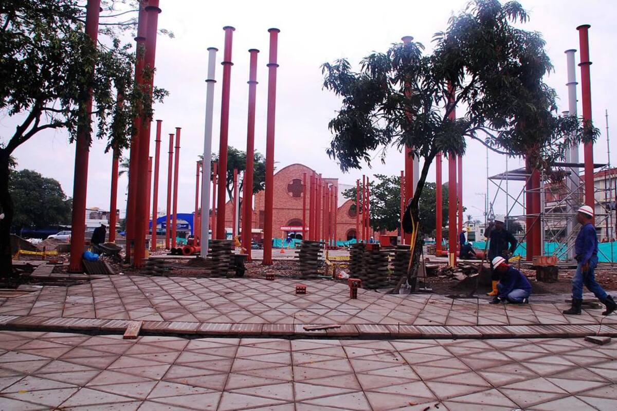 La obra que se ejecuta en el Parque Infantil no se ha librado de críticas debido a los más de $7 mil millones que se invierten en ella. (Foto: Edgar Pernett/VANGUARDIA LIBERAL)