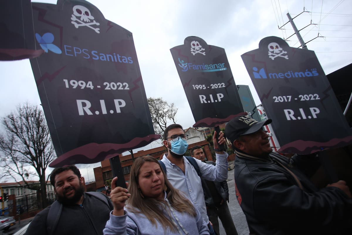 La liquidación de las EPS que estén en quiebra, anunciada por, Gustavo Petro, en el consejo de ministros hace parte de su plan de acabar con la participación privada en la salud y estatizar todo el sistema. Foto: Colprensa.