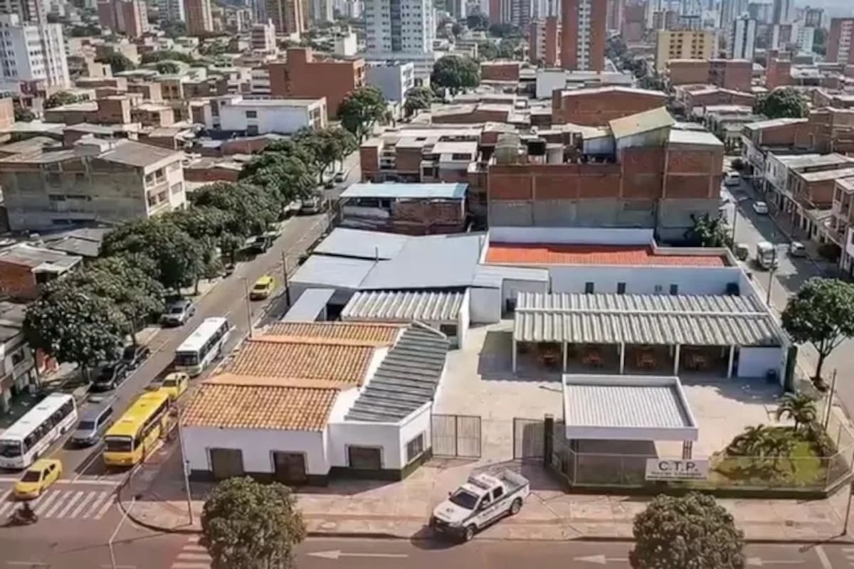 El inmueble de la carrera 15 n.º 43-16 funcionaba como local comercial. La Alcaldía lo convertirá en Centro de Traslado por Protección sin tramitar licencia de construcción.