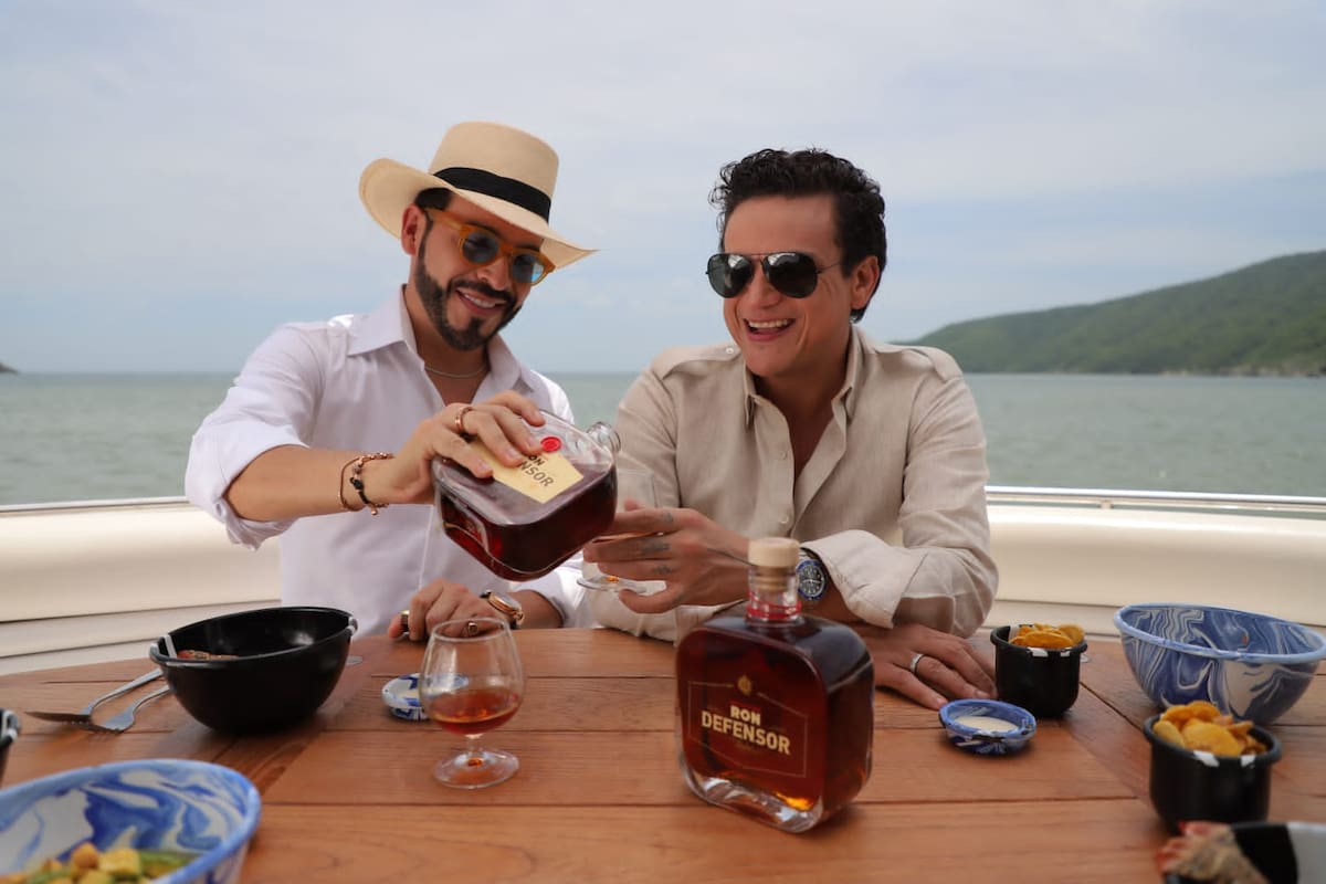 ¿Cuánto cuesta el Ron Defensor en Colombia y cuántas botellas se pueden comprar con el mínimo? / Redes sociales
