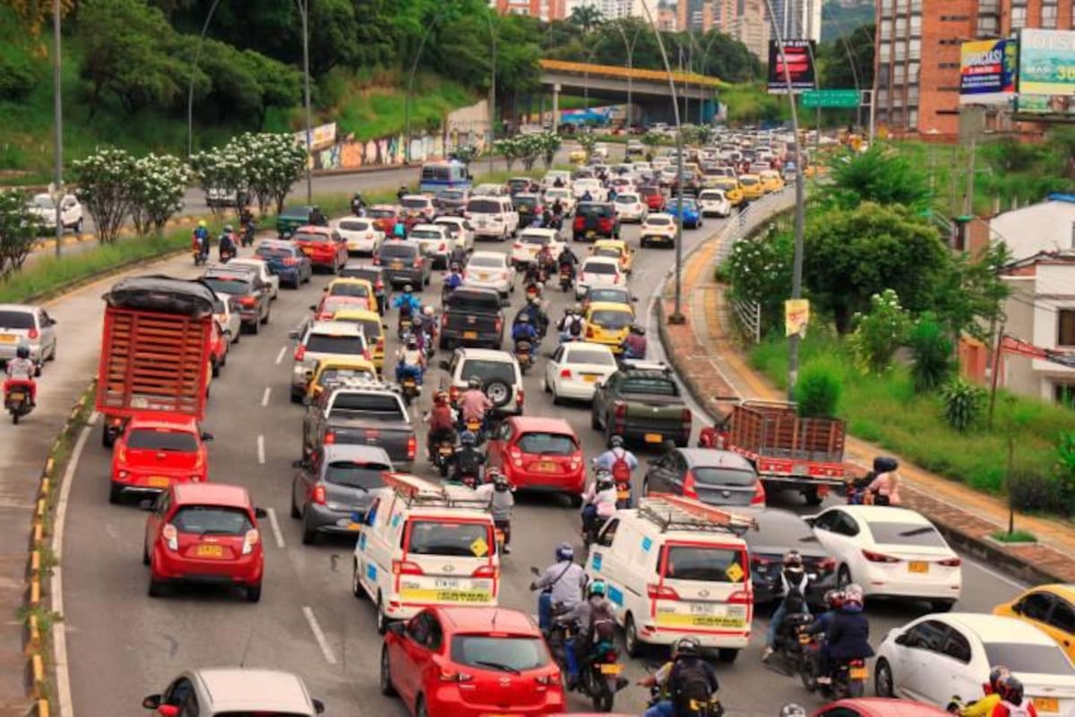 En los horarios de mayor demanda de movilidad, hasta 8.000 vehículos pasan en una hora por la autopista Floridablanca - Bucaramanga.