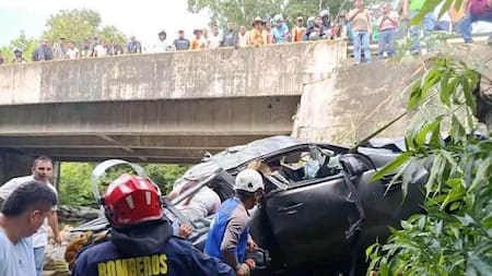 Salieron de Santander rumbo a la Costa y sufrieron aparatoso accidente en el Cesar: cuatro heridos