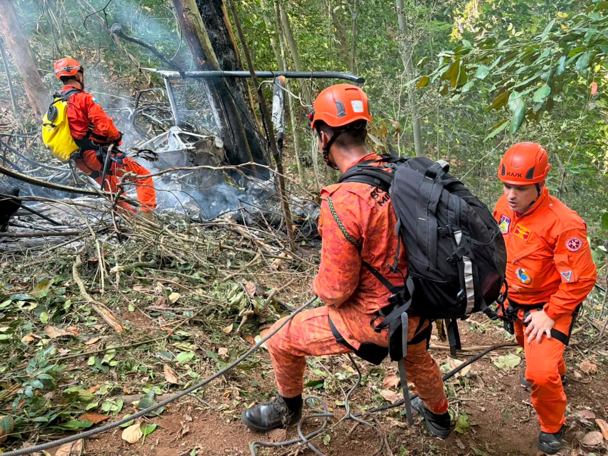 Bomberos atendieron la emergencia ocurrida en el Bosque de Tijuca, en Río de Janeiro. // Foto: EFE/ Cuerpo de Bomberos de Río de Janeiro